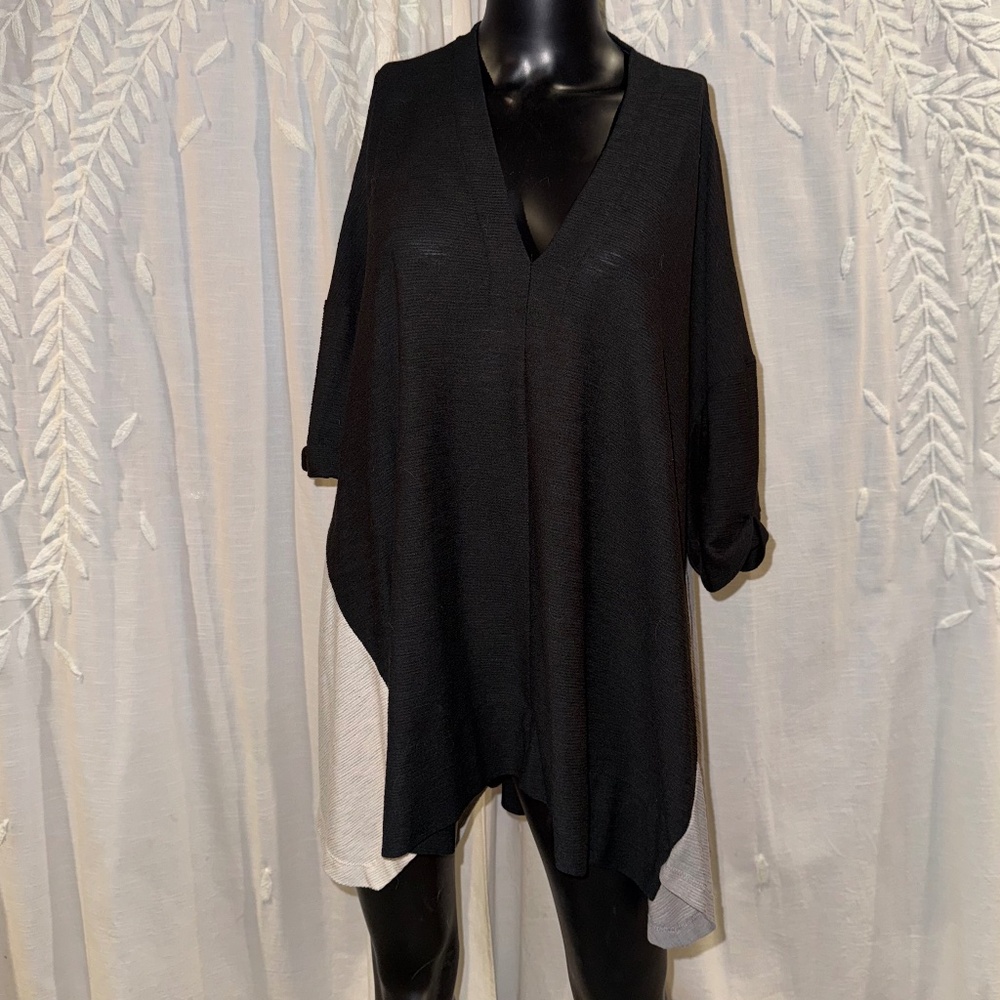 Alembika Black Asymmetrical Tunic Top - L